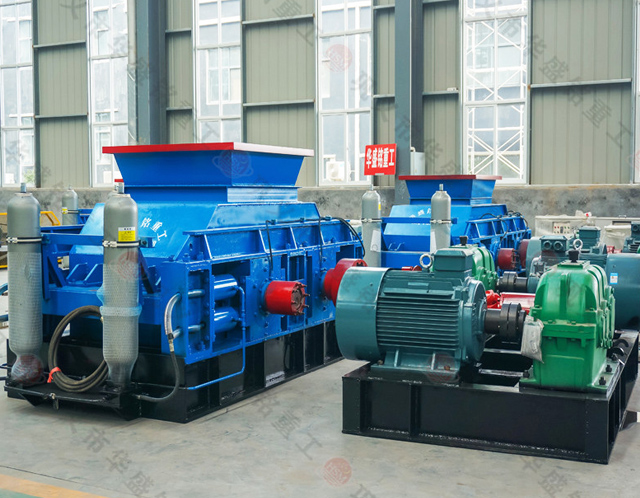 雙輥製砂機_雙輥製砂機價(jia) 格,雙輥製砂機型號,雙輥製砂機視頻,雙輥製砂機輥皮1