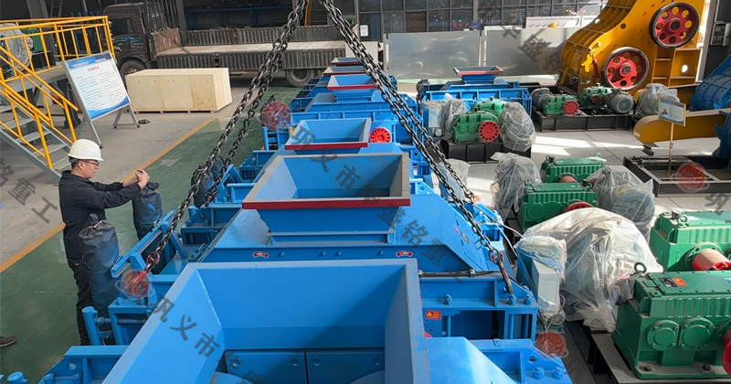 液壓對輥破碎製砂機