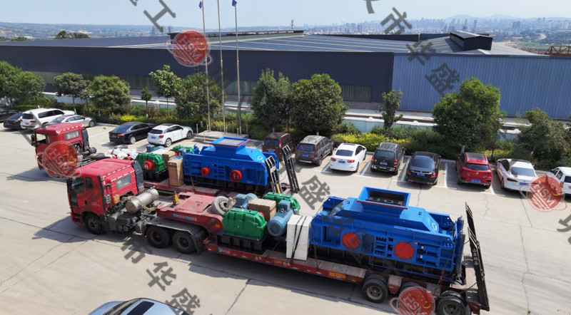 兩台1810型液壓kaiyun登录网页入口發往河北秦皇島